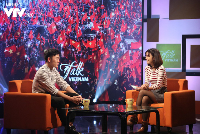 Lương Xuân Trường U23 đẹp như trai Hàn trên show tiếng Anh của VTV